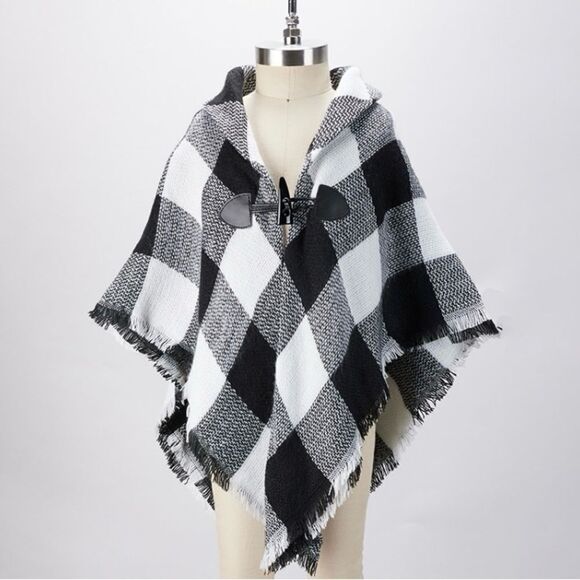 Black and White Plaid Shawl - Picture 4 of 5